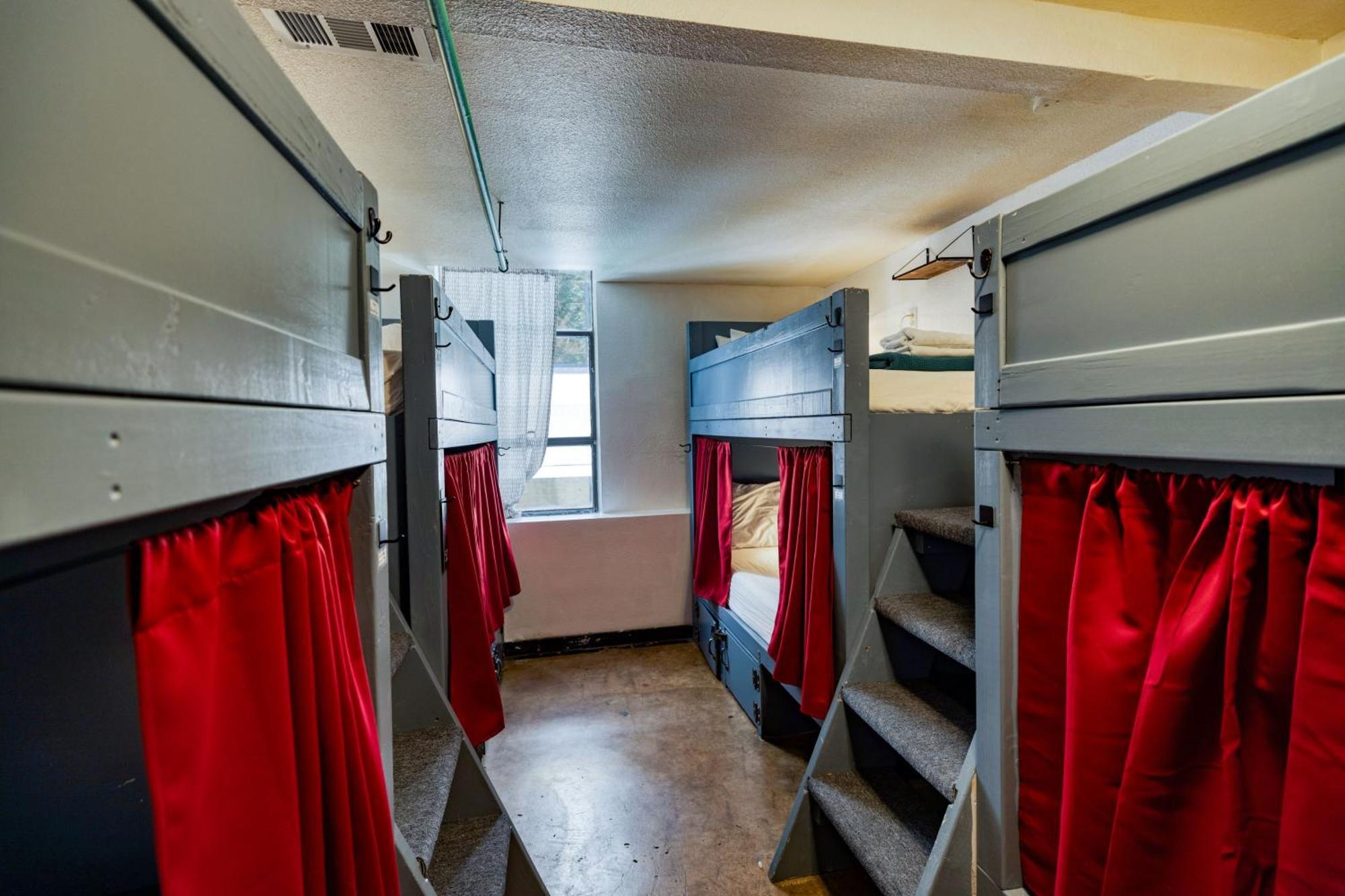 Firehouse Hostel (Adults Only) Остин Экстерьер фото