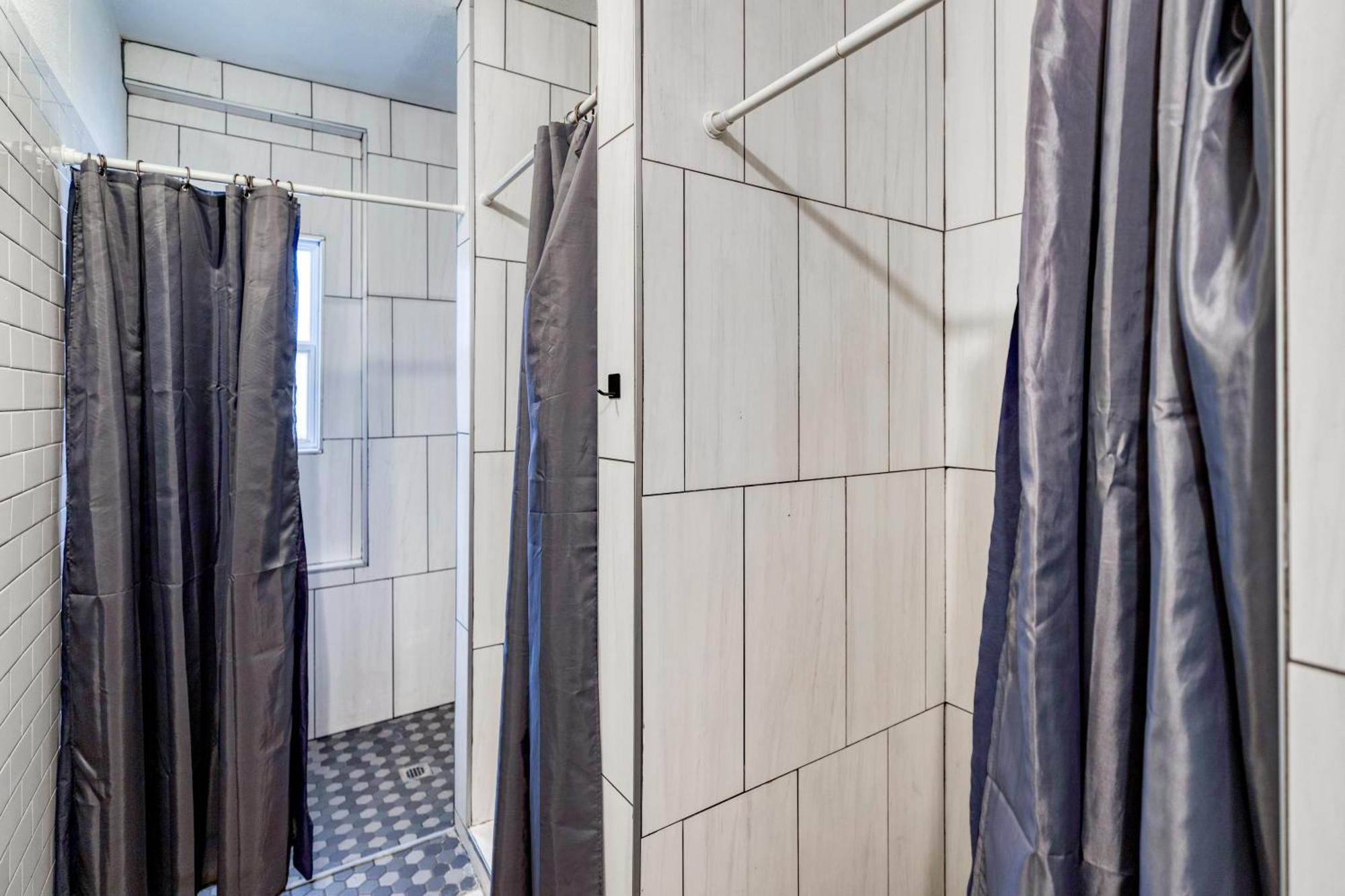 Firehouse Hostel (Adults Only) Остин Экстерьер фото