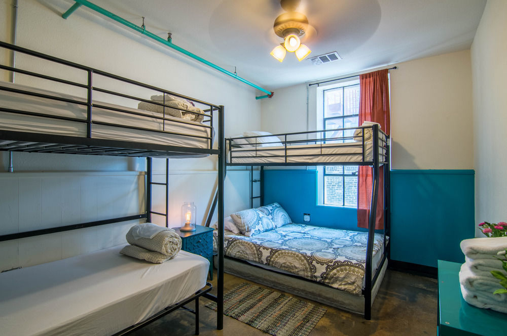 Firehouse Hostel (Adults Only) Остин Экстерьер фото