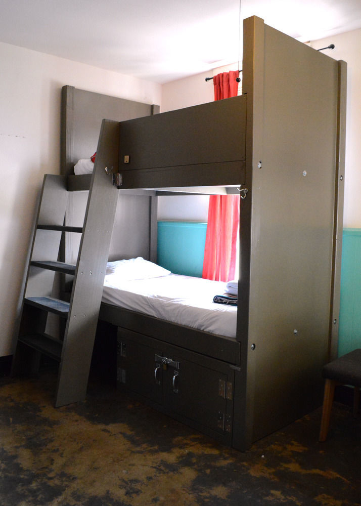 Firehouse Hostel (Adults Only) Остин Экстерьер фото